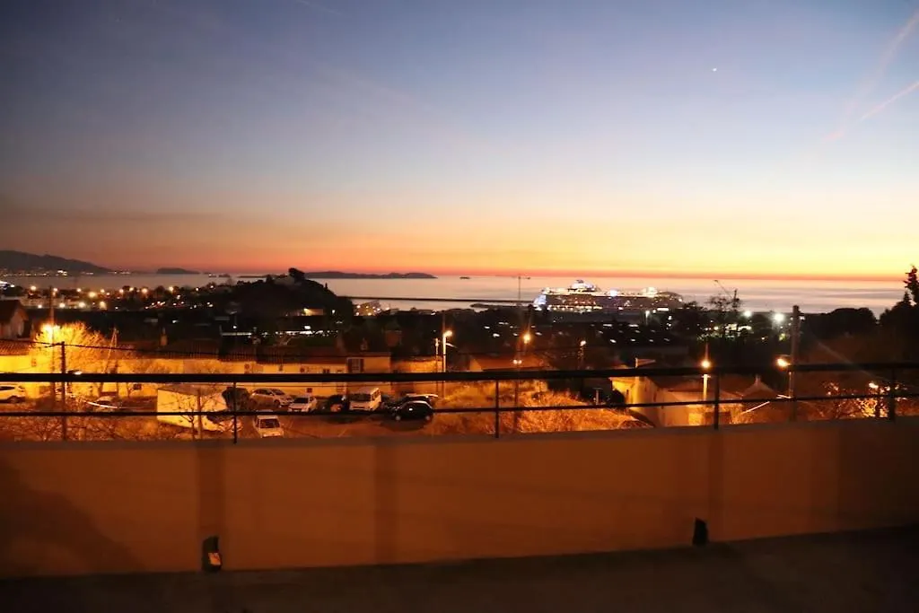 Estaque Cozy Nest With A Magical View Of The Sea Lägenhet Marseille 0*,  Frankrike
