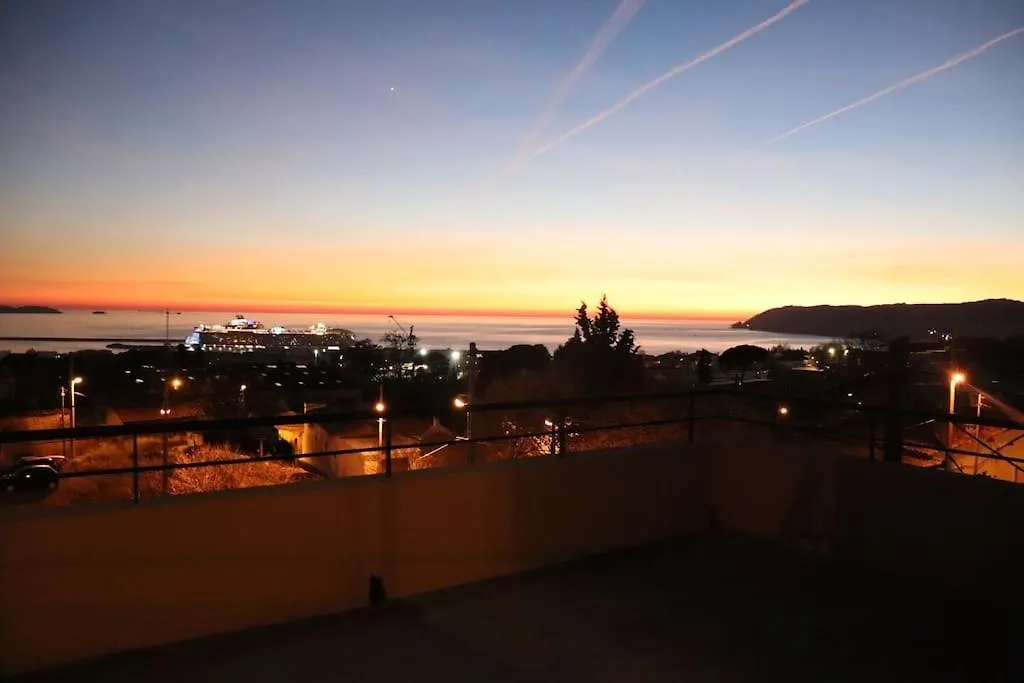Estaque Cozy Nest With A Magical View Of The Sea Daire Marsilya