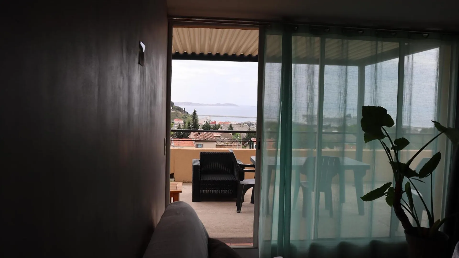 Estaque Cozy Nest With A Magical View Of The Sea Daire Marsilya